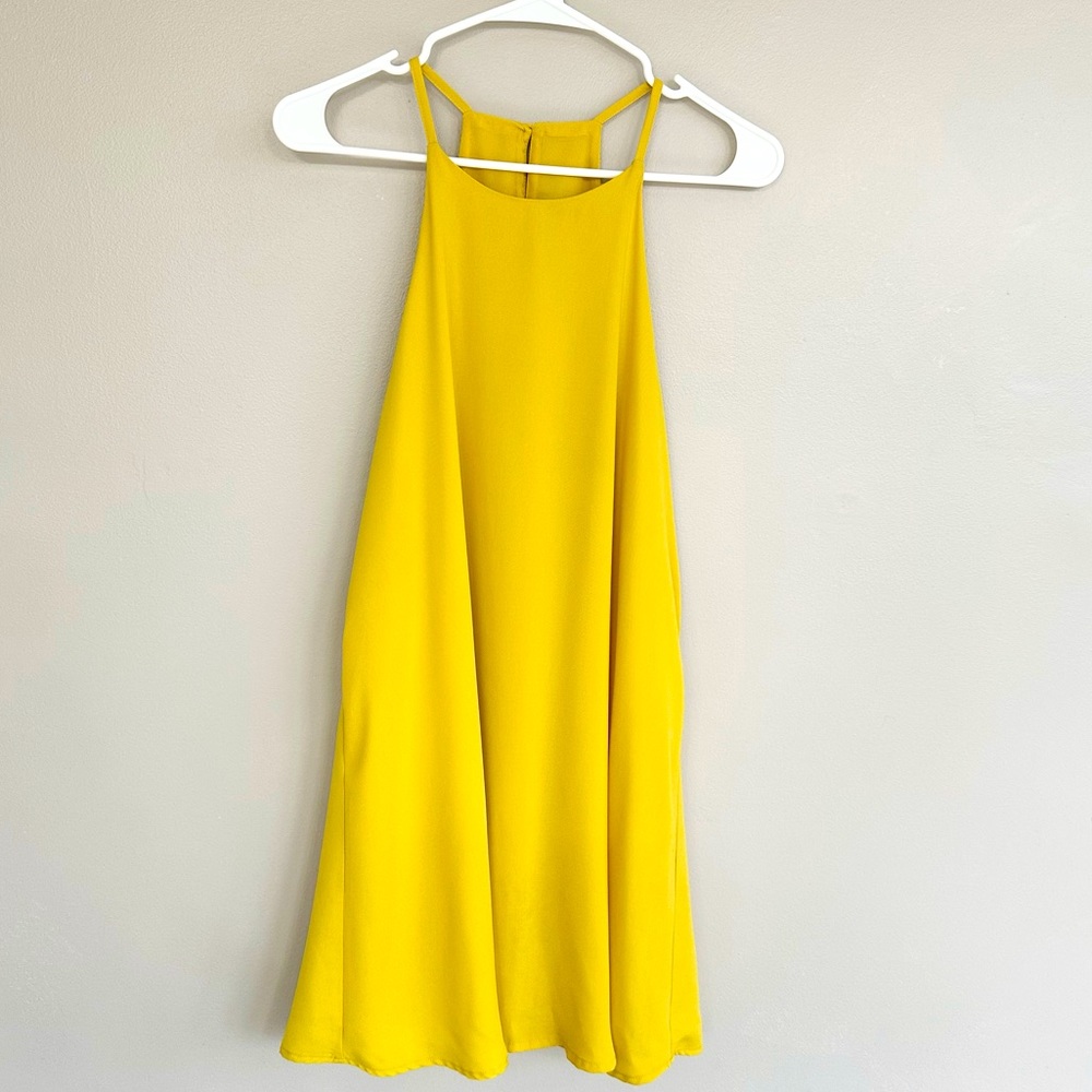 Women’s Yellow Flowing Summer dress - small